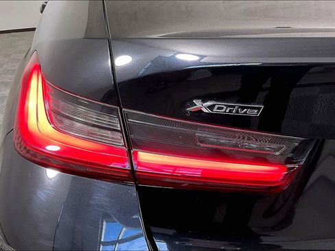 Certified 2023 BMW 330e xDrive w/ Premium Package image 30