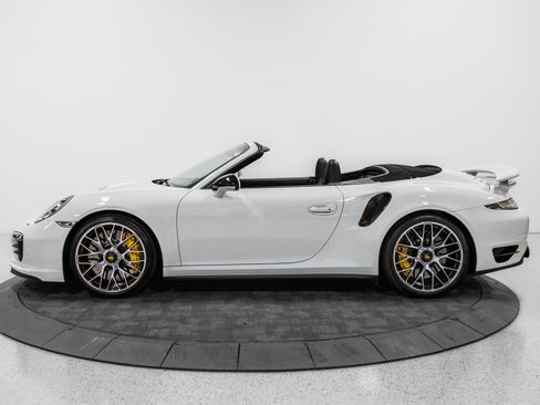 Used 2015 Porsche 911 Turbo S w/ High-end Infotainment Package image 4