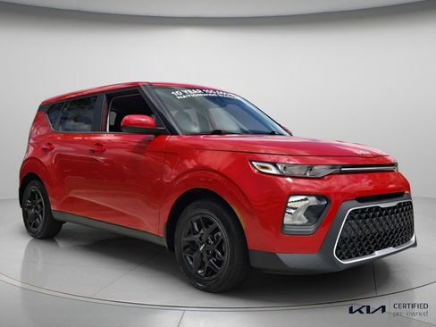 Certified 2022 Kia Soul S FWD image 9