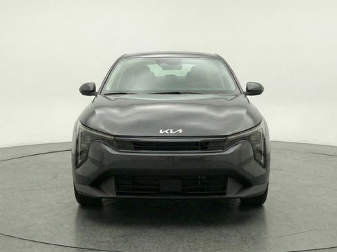 Used 2025 Kia K4 FWD image 2