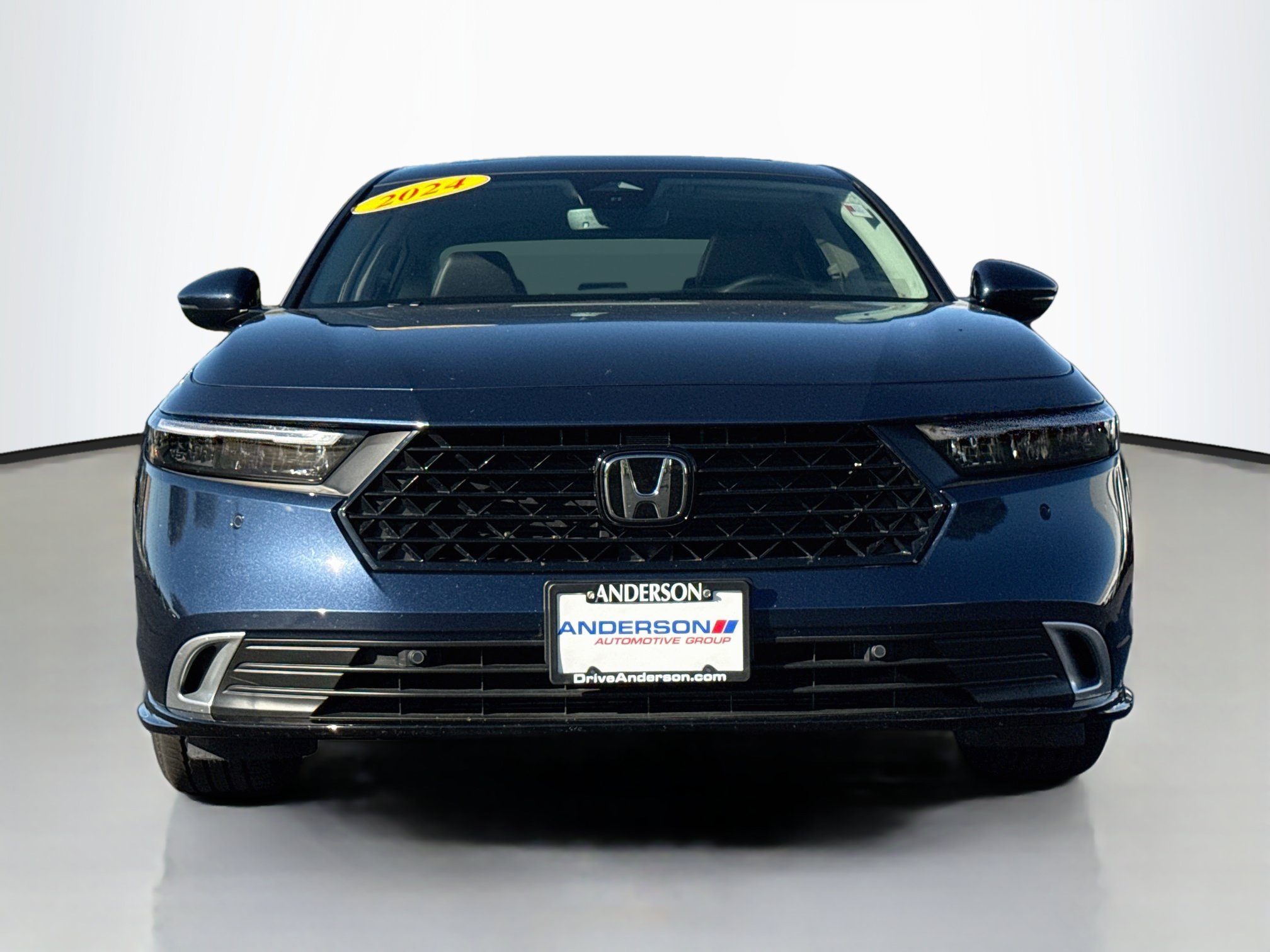 Used 2024 Honda Accord Touring image 2