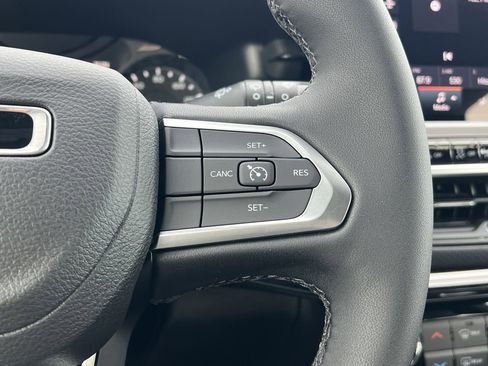 New 2026 Jeep Compass Latitude image 11