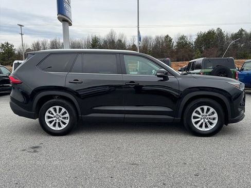 Used 2024 Toyota Grand Highlander XLE image 2