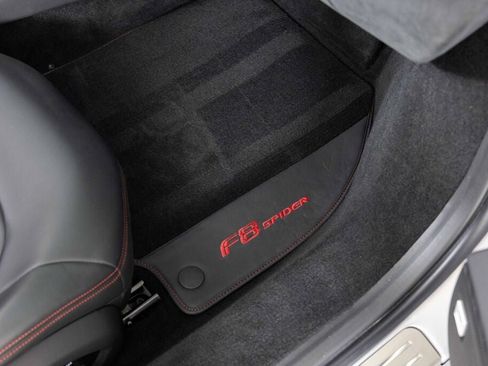 Used 2022 Ferrari F8 Tributo RWD image 38