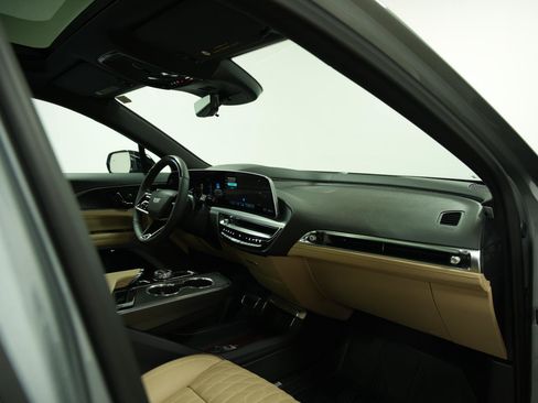 Used 2026 Cadillac Lyriq Signature Luxury w/ Nappa Leather Package AWD/4WD image 18