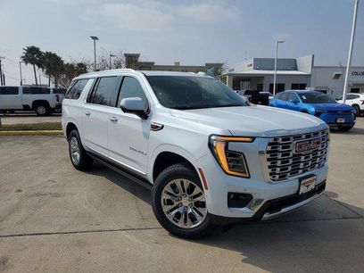 New 2026 GMC Yukon XL Denali w/ Sun & Power Step Package