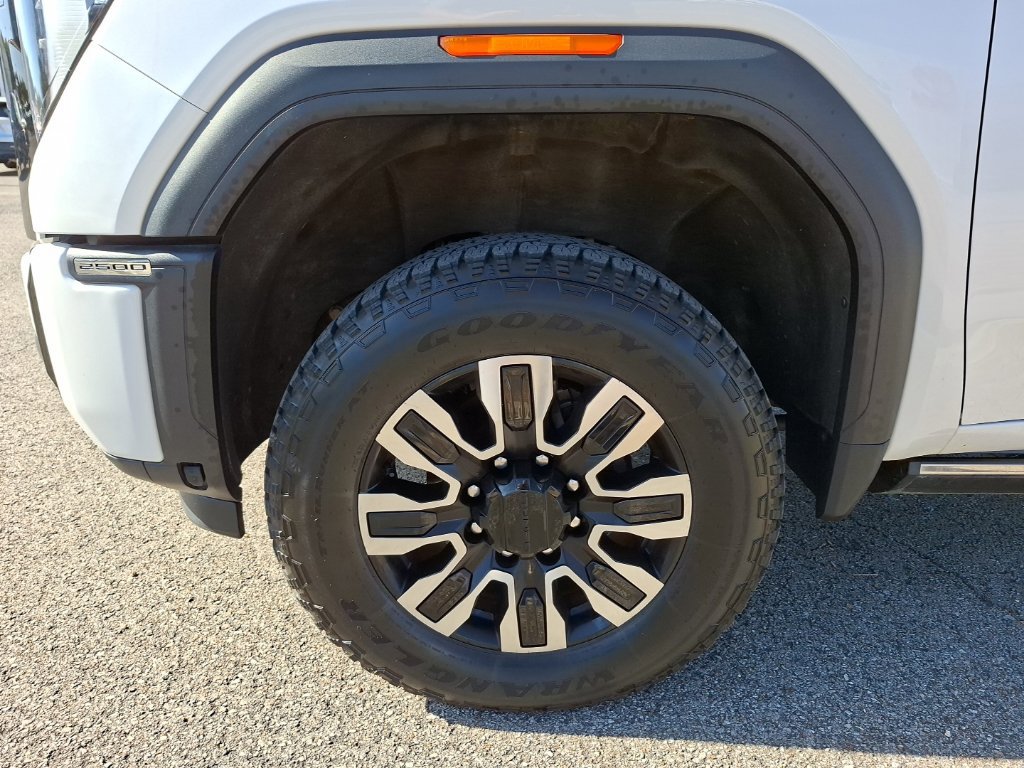 Used 2025 GMC Sierra 2500 Denali Ultimate AWD/4WD image 10