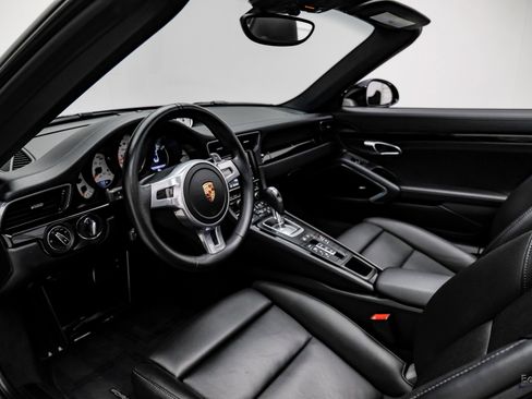 Used 2015 Porsche 911 Turbo image 42