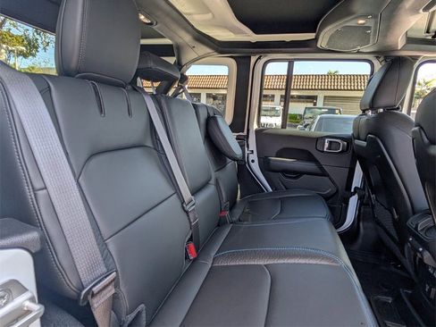 Used 2024 Jeep Wrangler High Altitude image 15