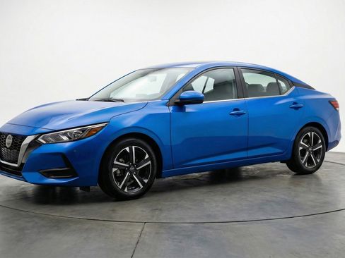 Used 2024 Nissan Sentra SV FWD image 3