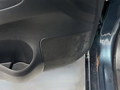 Used 2015 Nissan Sentra SV image 19