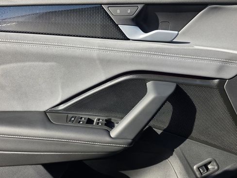 New 2026 Volkswagen Tiguan SE image 16