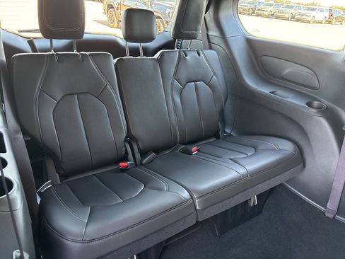 New 2026 Chrysler Pacifica Select w/ S Appearance Package image 14