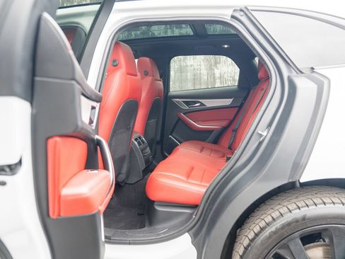 Used 2021 Jaguar F-PACE R-Dynamic S AWD/4WD image 33
