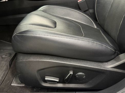 Used 2019 Ford Fusion Energi Titanium FWD image 13