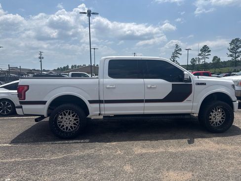 Used 2016 Ford F150 Lariat w/ Equipment Group 502A Luxury AWD/4WD image 8