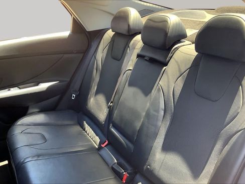 Used 2021 Hyundai Elantra Limited FWD image 21