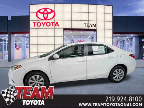 Used 2015 Toyota Corolla LE FWD image 1