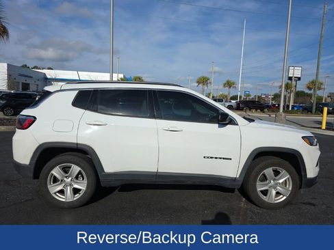 Used 2022 Jeep Compass Latitude image 2