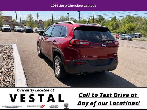 Used 2016 Jeep Cherokee Latitude AWD/4WD image 9