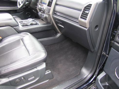 Used 2021 Ford Expedition XLT RWD image 25