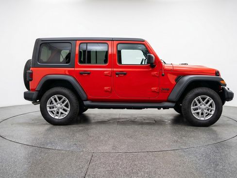 Used 2025 Jeep Wrangler Sport S AWD/4WD image 11