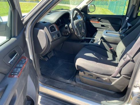 Used 2011 Chevrolet Avalanche LS w/ Regional Value Package image 10