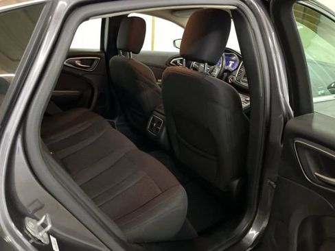 Used 2015 Chrysler 200 Limited w/ Convenience Group image 14