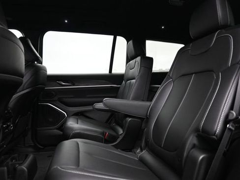 New 2026 Jeep Grand Cherokee L Limited w/ Limited Altitude Package AWD/4WD image 25