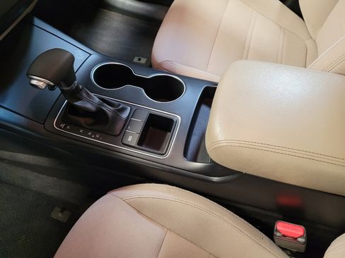 Used 2019 Kia Sorento FWD image 26