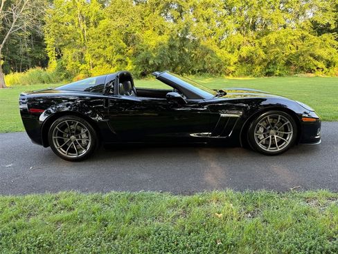 Used 2013 Chevrolet Corvette Grand Sport w/ 3LT Preferred Equipment Group RWD image 33