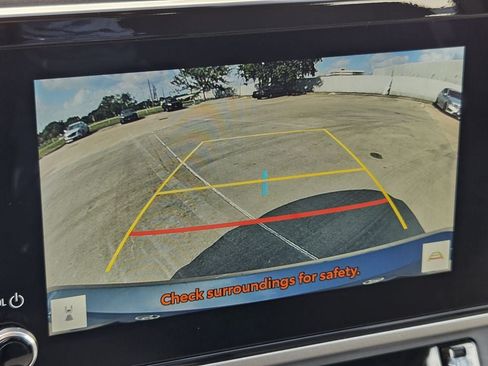 Used 2025 Toyota Camry SE FWD image 19