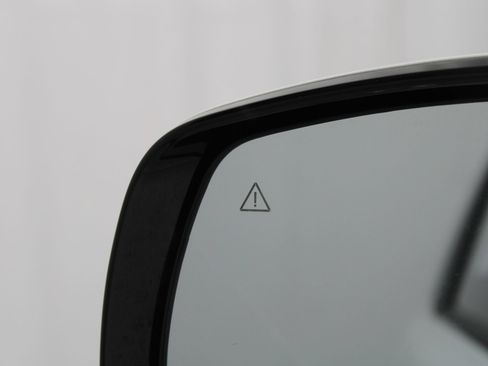 Used 2025 Kia Carnival FWD image 42