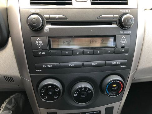 Used 2011 Toyota Corolla LE FWD image 16