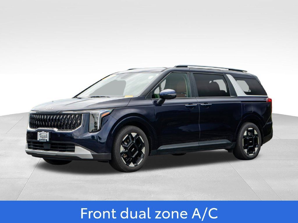 Used 2025 Kia Carnival EX FWD image 3
