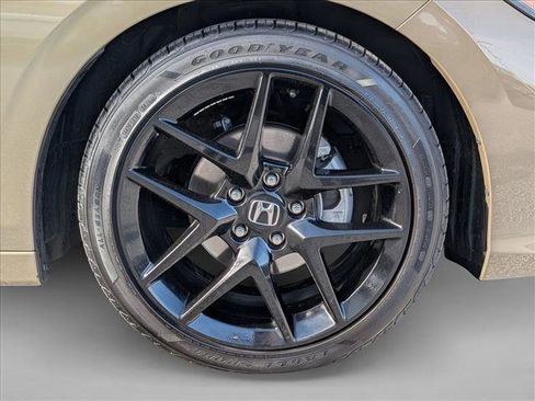 Used 2025 Honda Civic Sport image 25