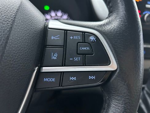 Used 2021 Toyota Sienna XLE image 21