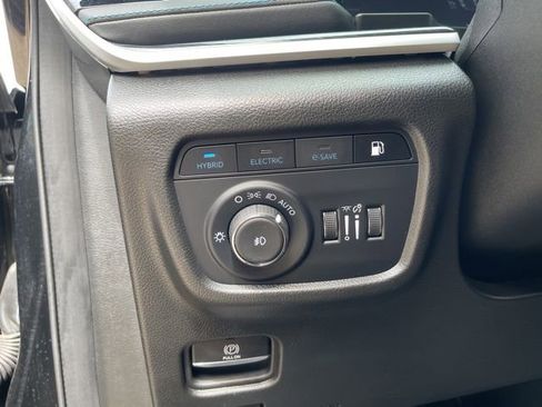 Used 2024 Jeep Grand Cherokee Trailhawk w/ Advanced Protech Group II AWD/4WD image 16