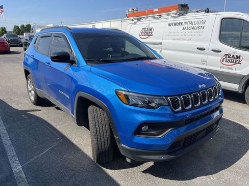 Used 2026 Jeep Compass Latitude AWD/4WD image 14
