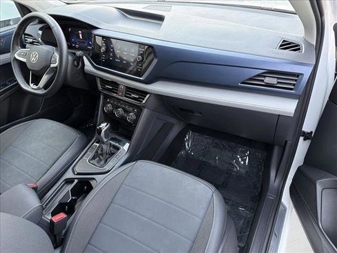 Used 2024 Volkswagen Taos SE image 27