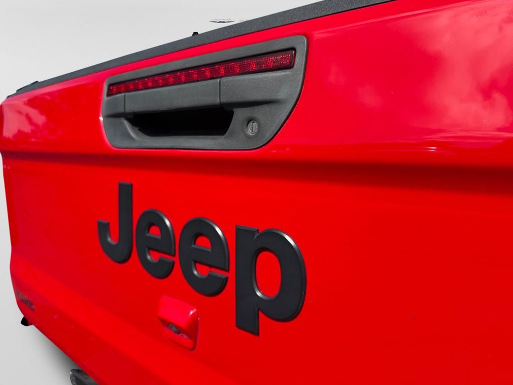 Used 2021 Jeep Gladiator Sport AWD/4WD image 16