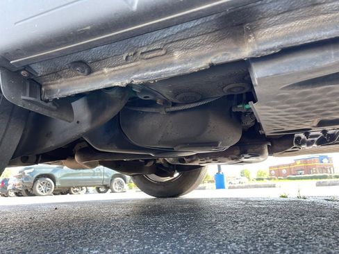 Used 2011 Volkswagen Tiguan S image 16