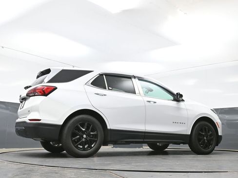 Used 2022 Chevrolet Equinox LT w/ LPO, Floor Liner Package FWD image 47