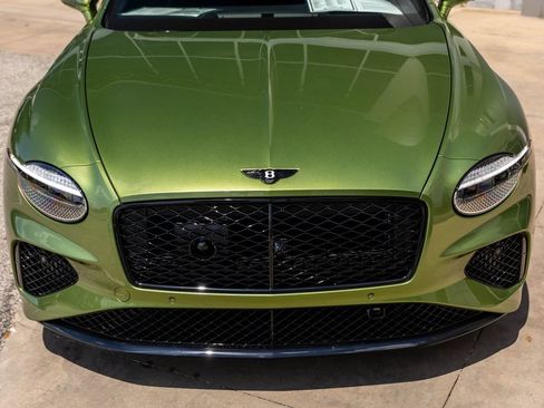 Certified 2025 Bentley Continental GTC AWD/4WD image 5