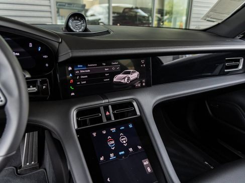 Certified 2025 Porsche Taycan AWD/4WD image 30
