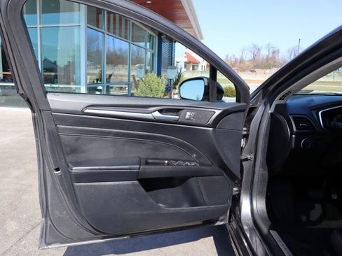 Used 2020 Ford Fusion Titanium image 14