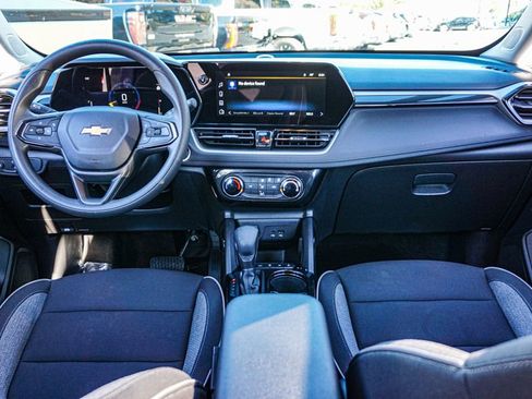 Used 2025 Chevrolet TrailBlazer LT image 21