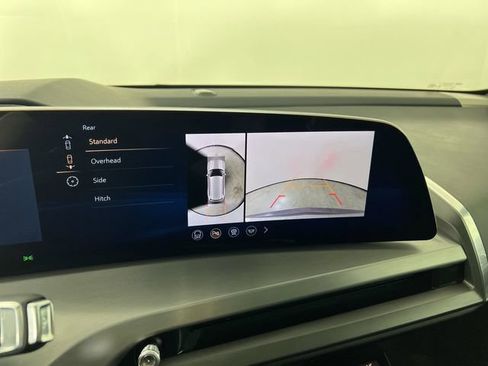 Certified 2026 Cadillac Vistiq Premium Luxury w/ LPO, Floor Liner Package AWD/4WD image 15