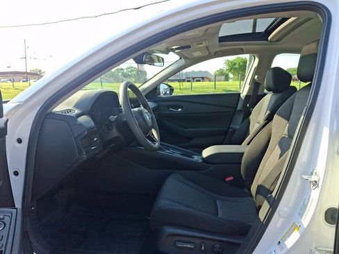 Certified 2025 Honda Accord SE image 13