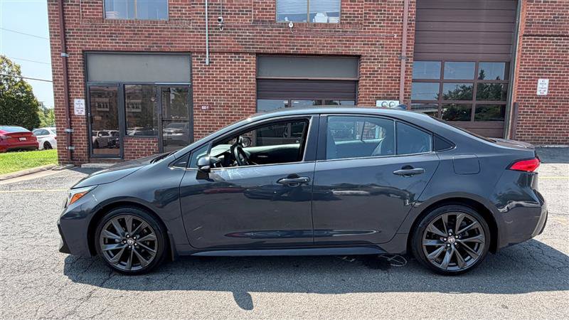 Used 2023 Toyota Corolla SE FWD image 5